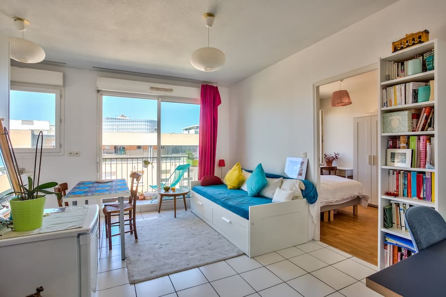 BORDEAUX, Deux pièces avec balcon et parking