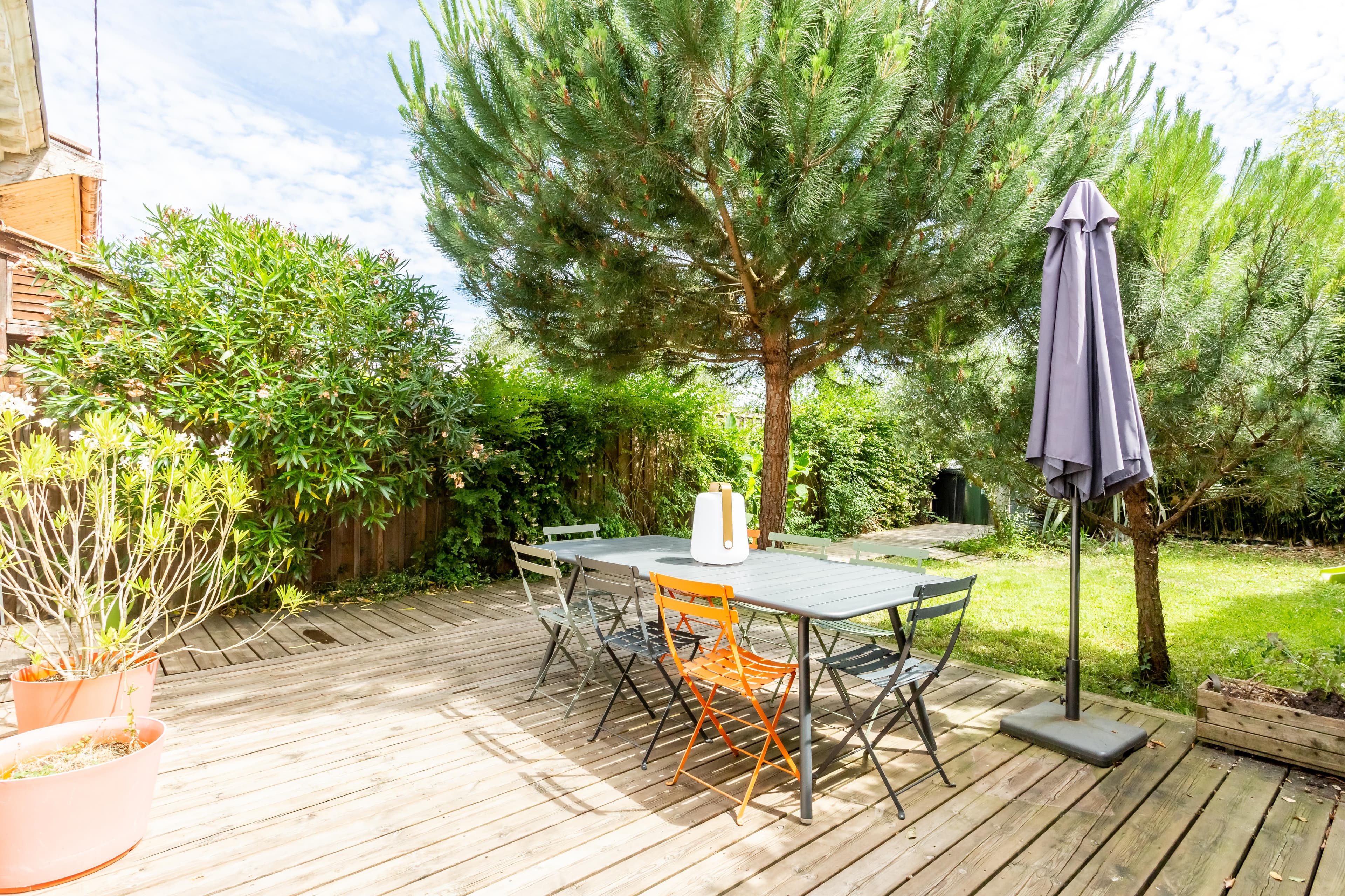 Magnifique maison avec 4 chambres jardin, terrasse et piscine.