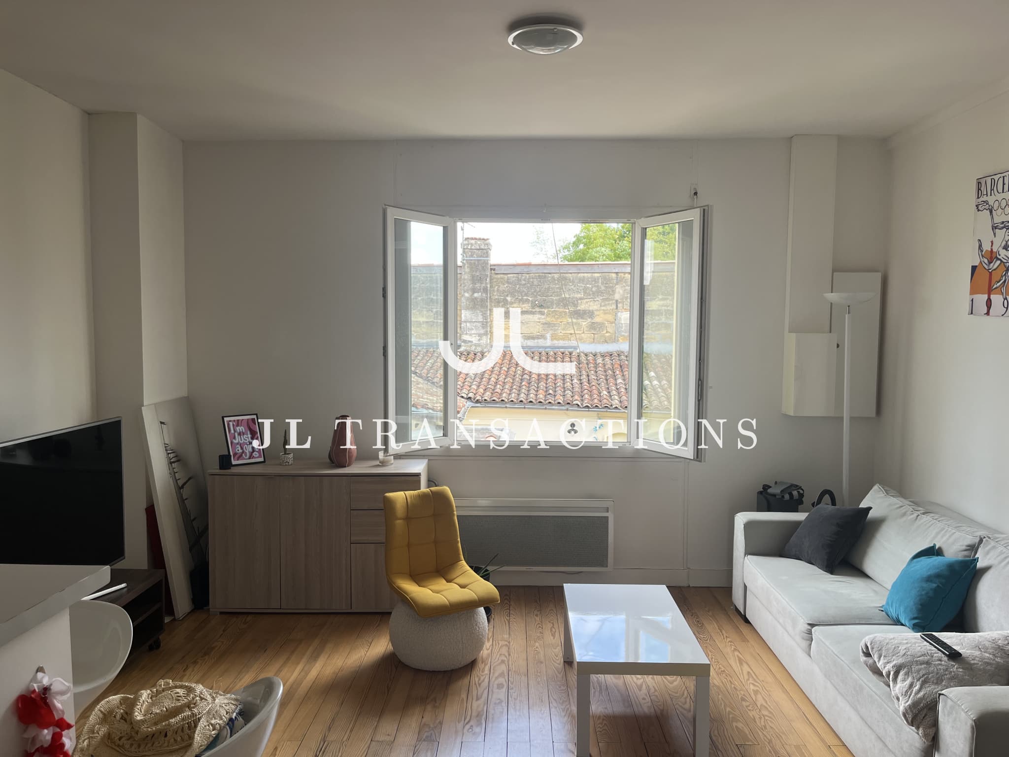 Place Saint-Martial - Appartement 2 pièces Rénové - 42m²