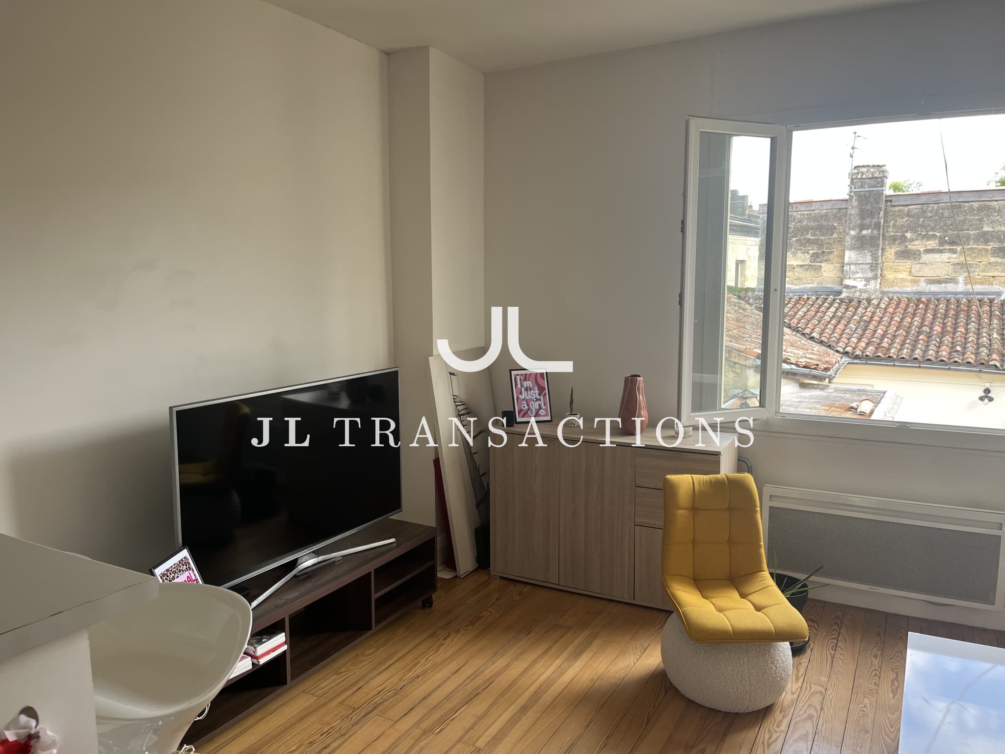 Place Saint-Martial - Appartement 2 pièces Rénové - 42m²