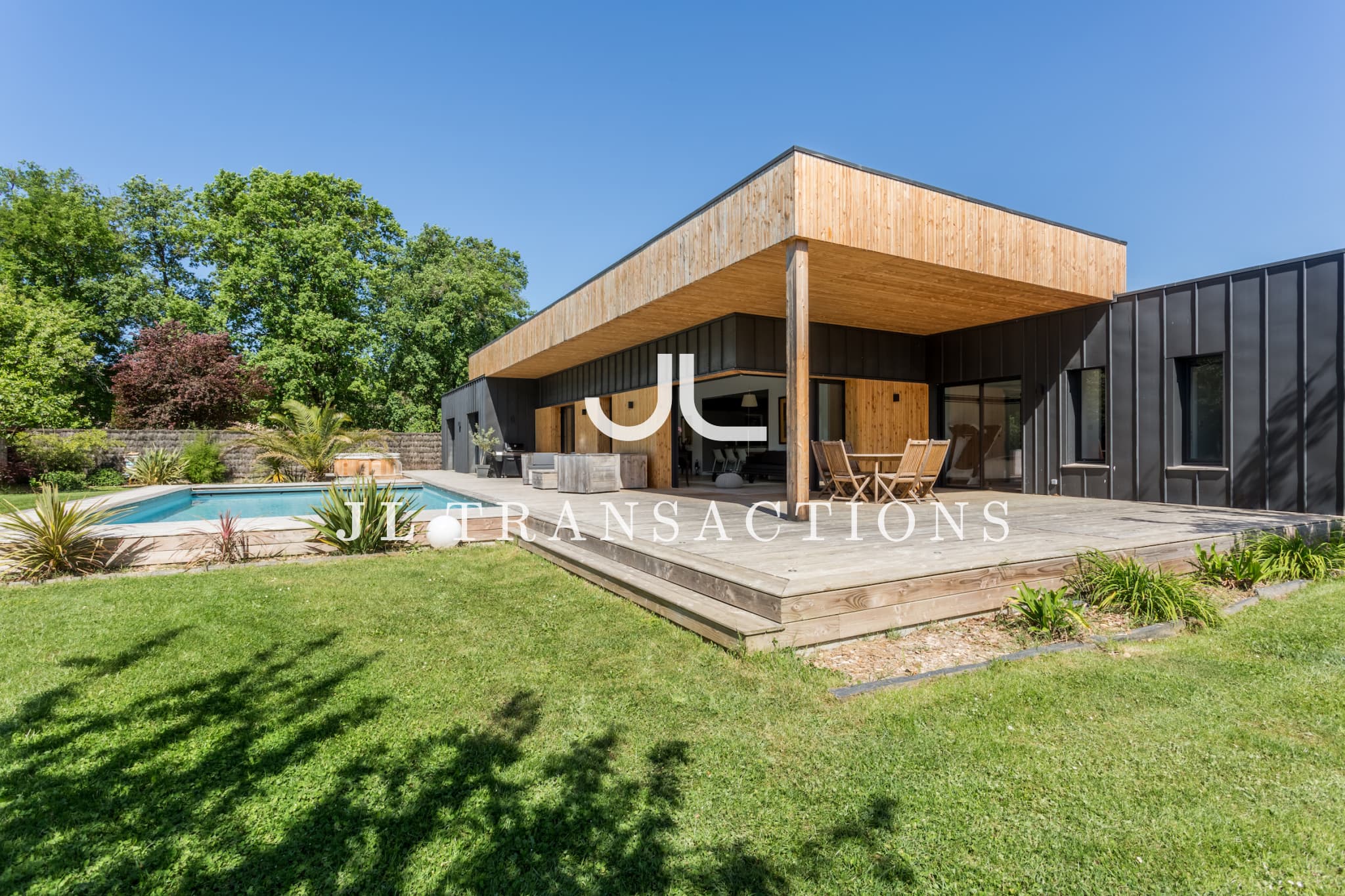 Gironde - Maison 5 pièces avec terrain et piscine chauffée - 160m²