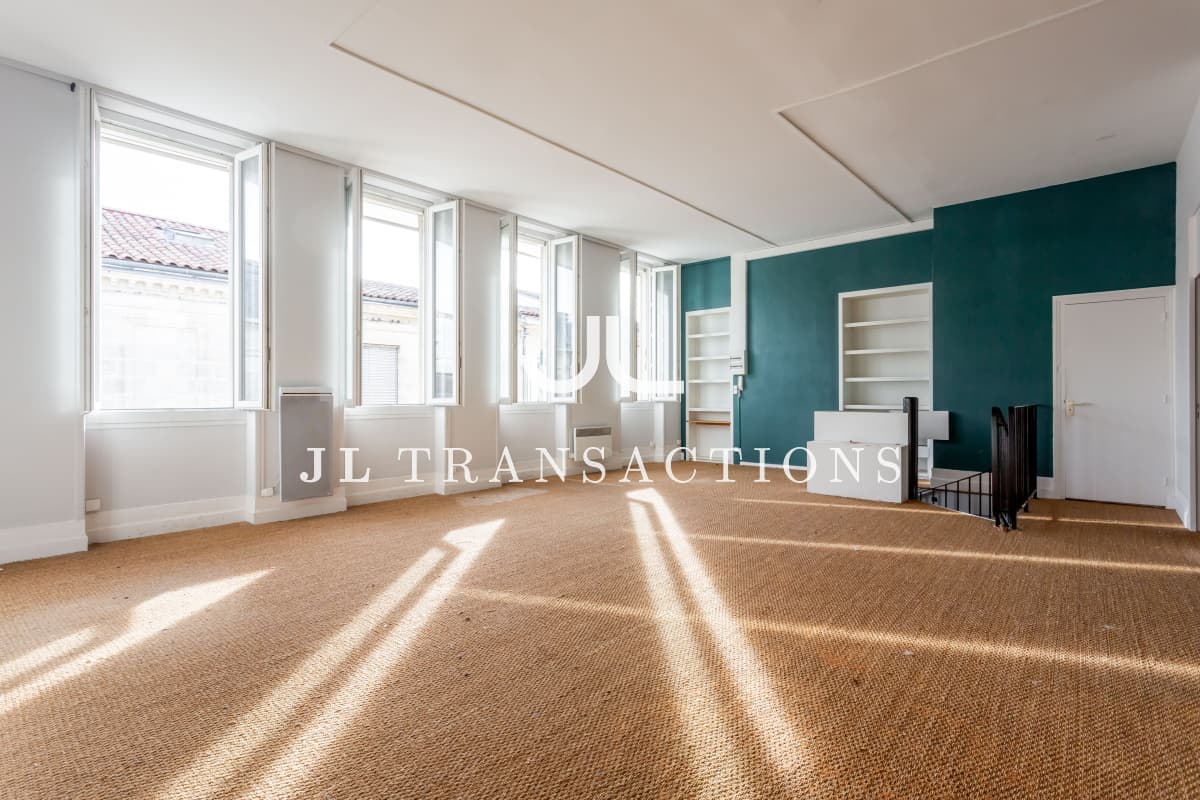 Saint-Seurin - Appartement 4 pièces à aménager - 123,7m²